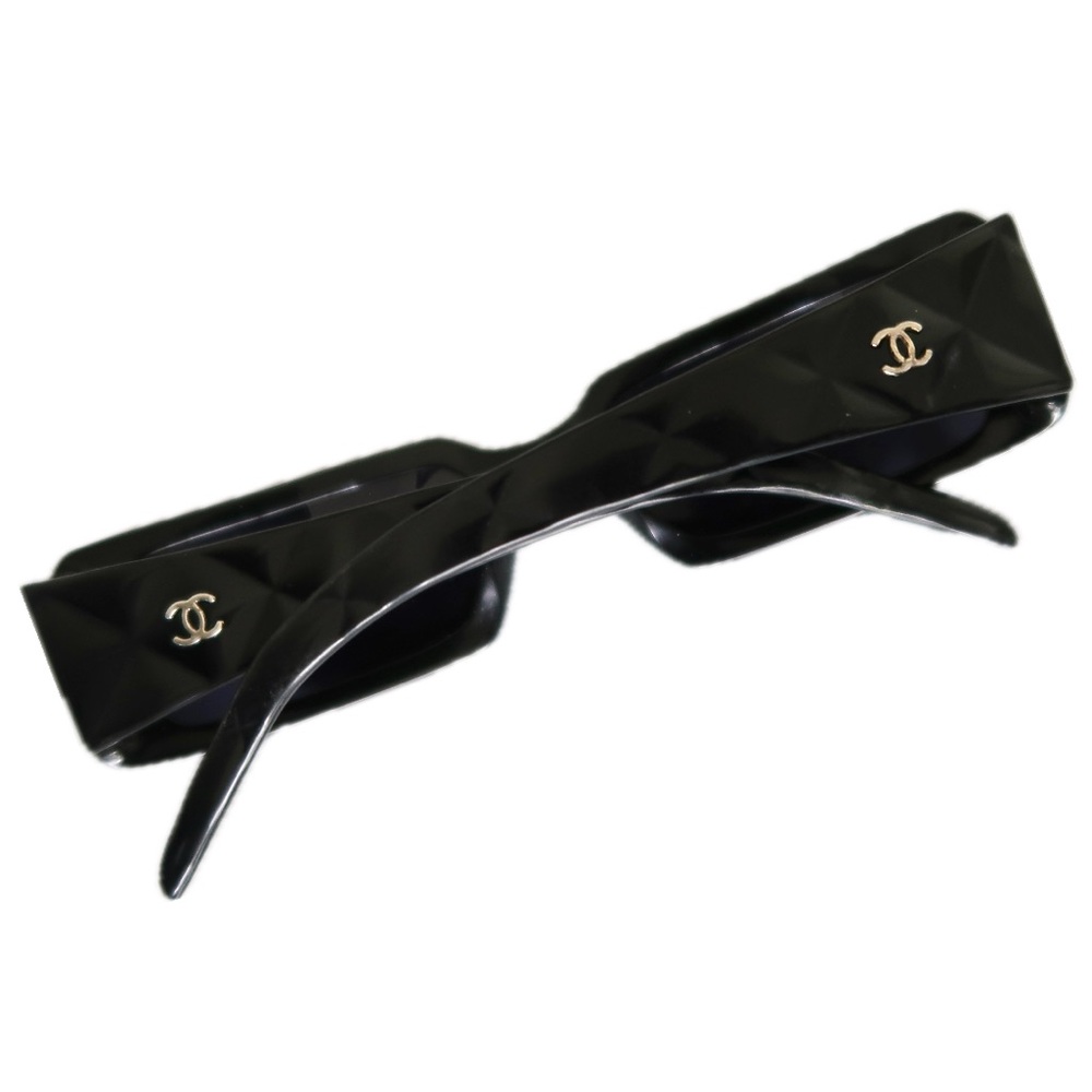Chanel back sunglasses with silver cc logo on both sides